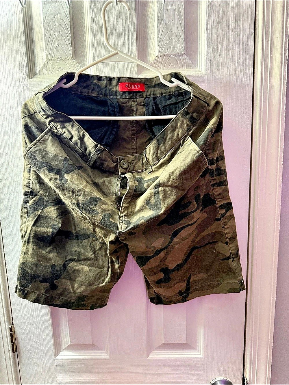 GUESS Camo Cargo Shorts in Green & Black Like New